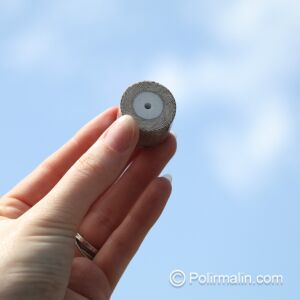 ROUE À LAMELLES ABRASIVES Ø25 x 20 MM AVEC FILETAGE M4, P180