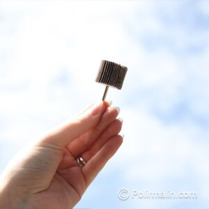 ROUE À LAMELLES ABRASIVES Ø25 x 20 MM AVEC TIGE DE 3 MM, P120