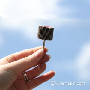 ROUE À LAMELLES ABRASIVES Ø25 x 20 MM AVEC TIGE DE 3 MM, P320